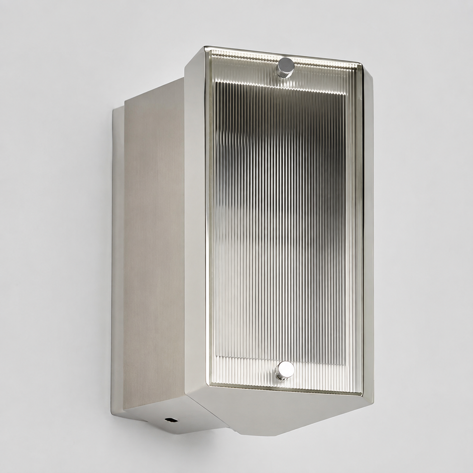 Deep metal housing and glass construction