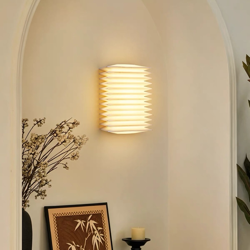 LumaFold wall light inside a softly arched niche