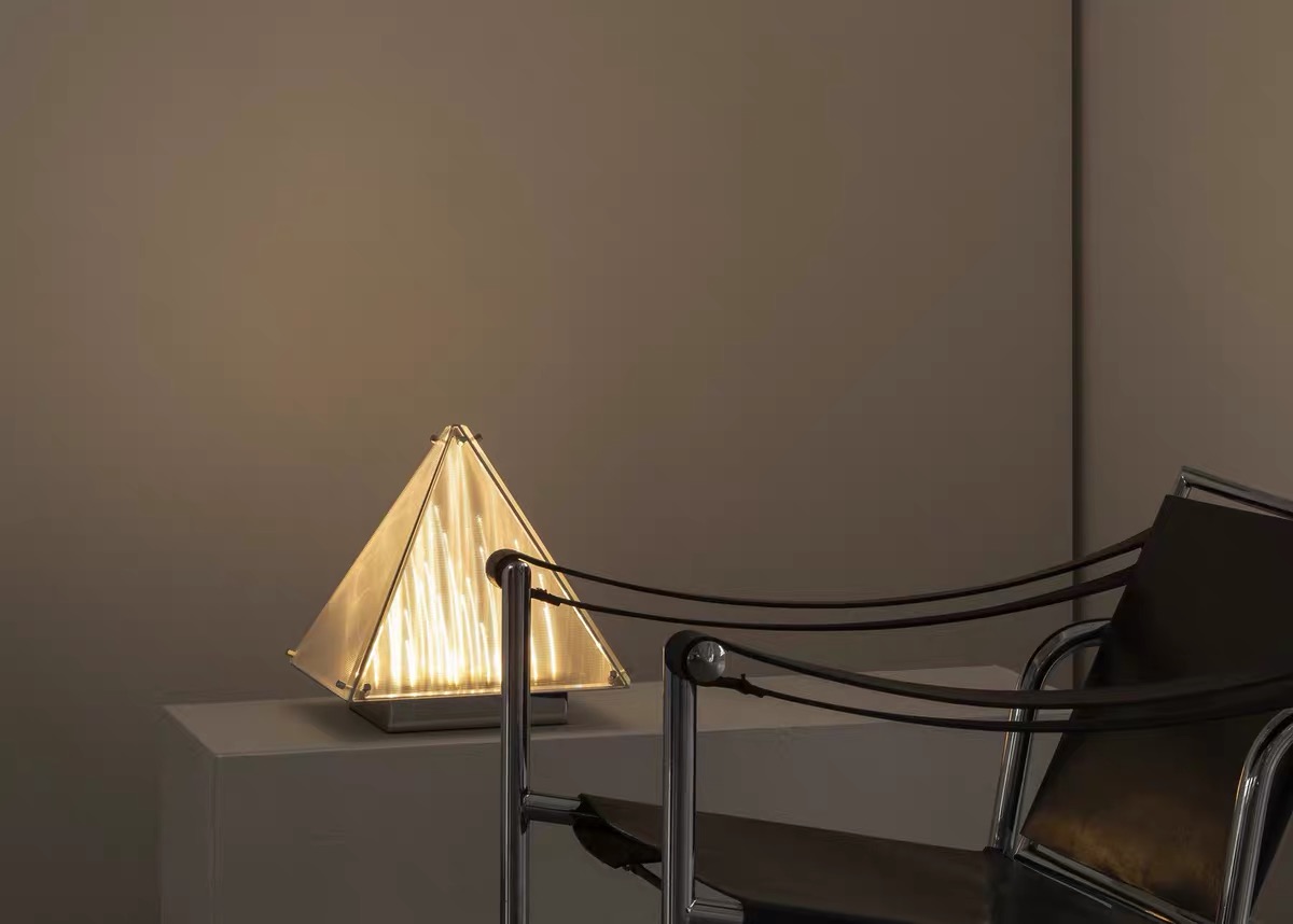 Fragment Prism Floor Lamp sculptural detail