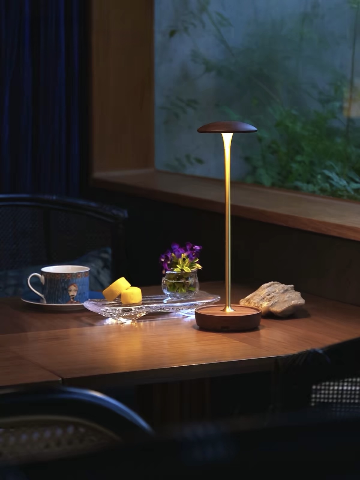 Arbor Halo Rechargeable Table Lamp product display